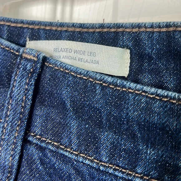 Universal Thread Relaxed Wide Leg High-rise
Dark Wash Denim Jeans - Picture 3 of 16